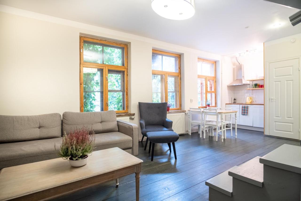 Dream Stay - Bright 2-Bedroom 2-Floor Old Town Apartment Tallinn Exterior photo