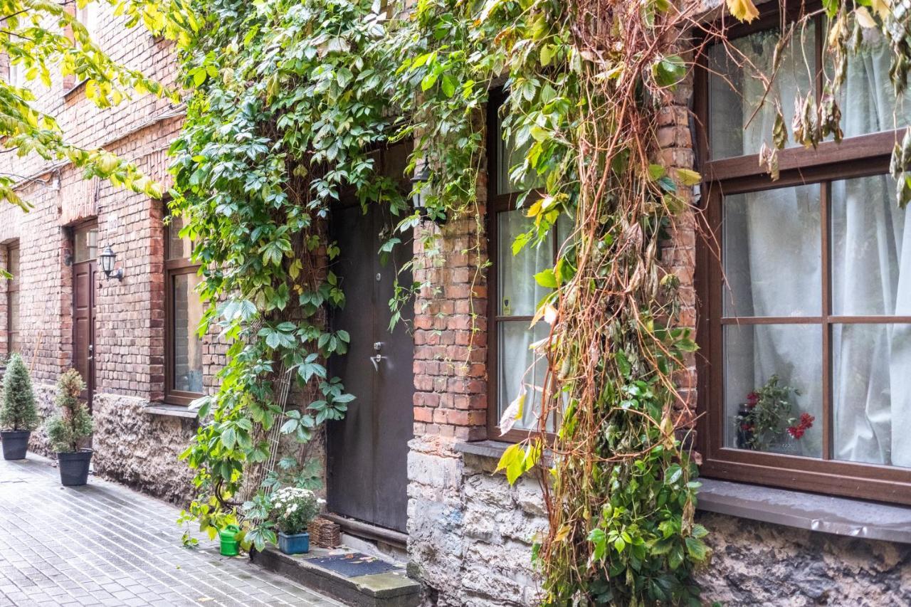 Dream Stay - Bright 2-Bedroom 2-Floor Old Town Apartment Tallinn Exterior photo